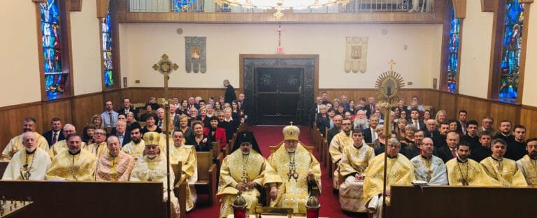 Інтер'єр церкви Святого Вознесіння в Мейплвуді - 100-річчя парафії