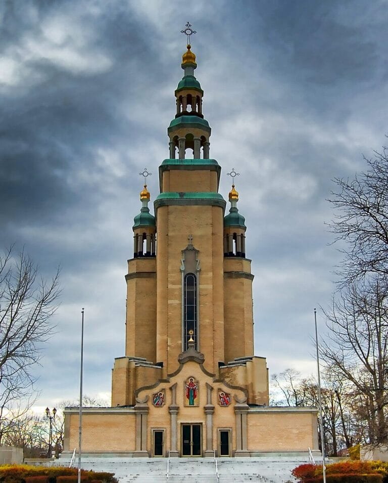Церква-пам'ятник святого Андрія у Саут-Баунд-Брук - Фасад