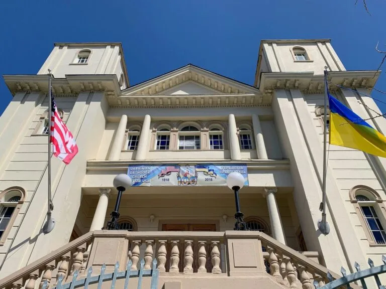 Храм святого Архістратига Михаїла у Сан-Франциско - Фасад та вежі
