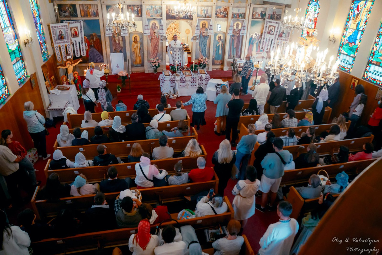 Інтер'єр та іконостас собору св. Володимира в Лос-Анджелесі